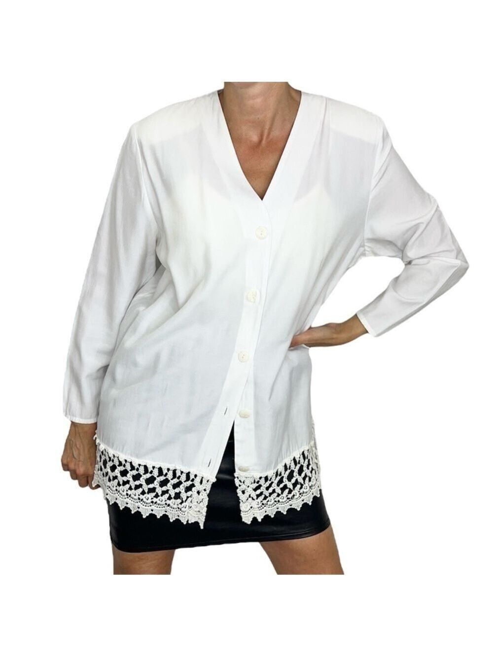 Vintage white lightweight crochet hem shoulder pad blazer jacket